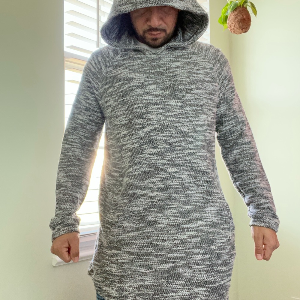Divided by H&M (assassin’s creed looking like sweater)